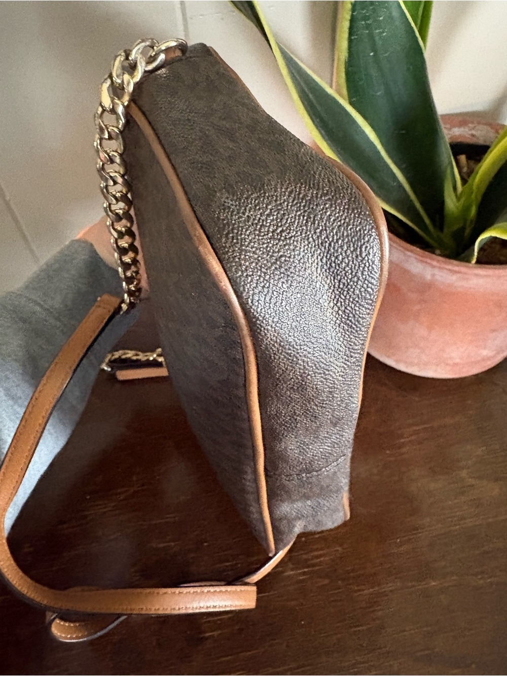 Michael Kors Signature Jet Set - Picture 6 of 11